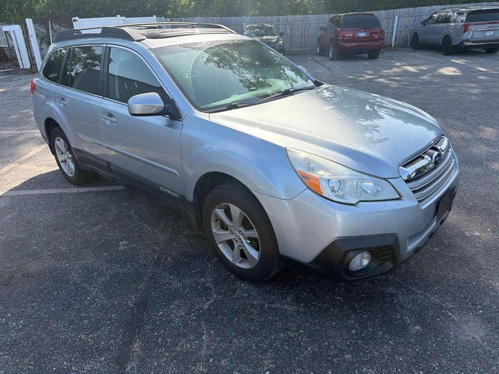 2013 SUBARU Outback