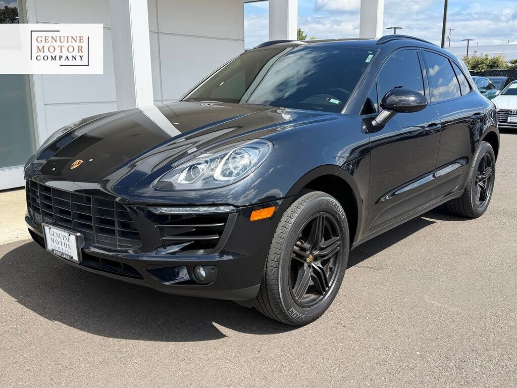 2018 PORSCHE Macan