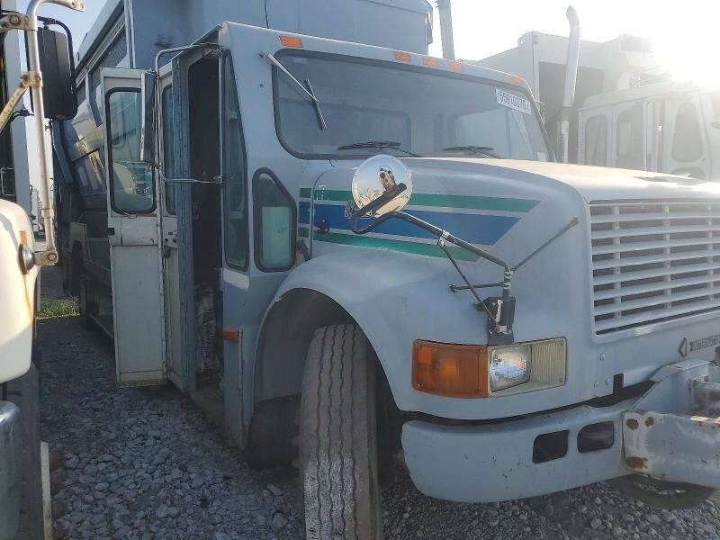 2001 INTERNATIONAL 4900