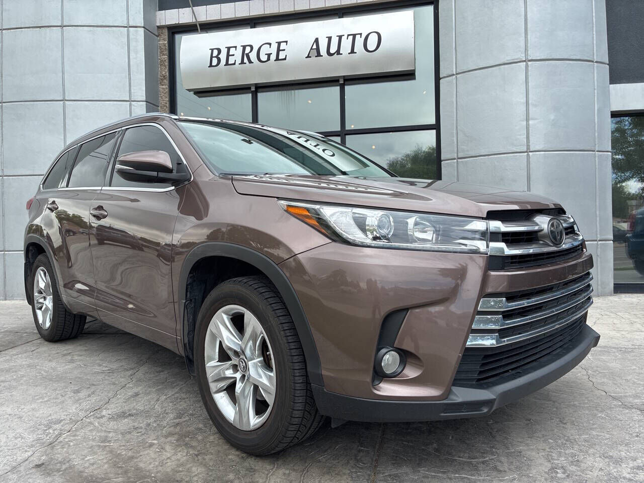 2017 TOYOTA Highlander