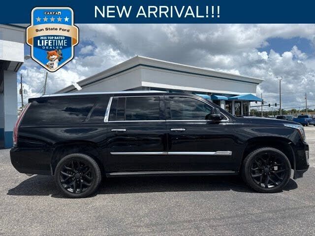 2017 CADILLAC Escalade ESV
