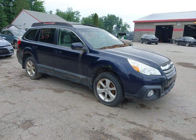 2013 SUBARU Outback
