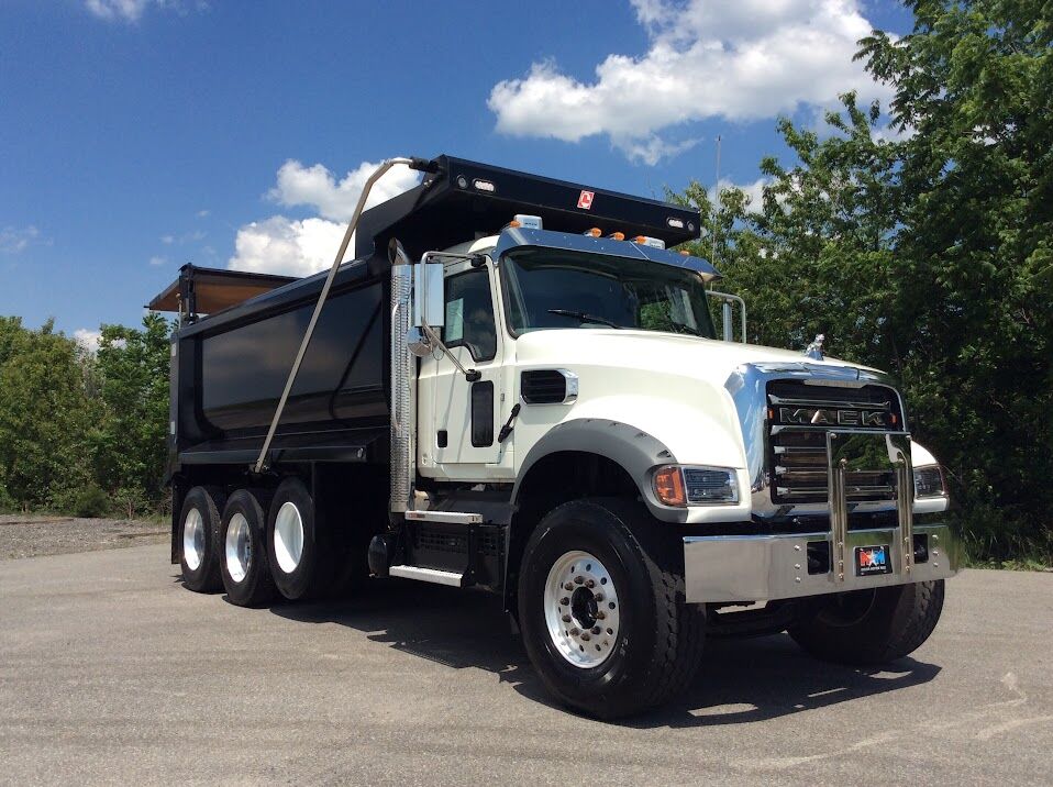 2025 MACK Granite