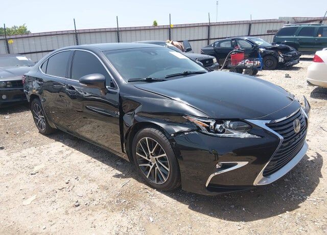 2017 LEXUS ES