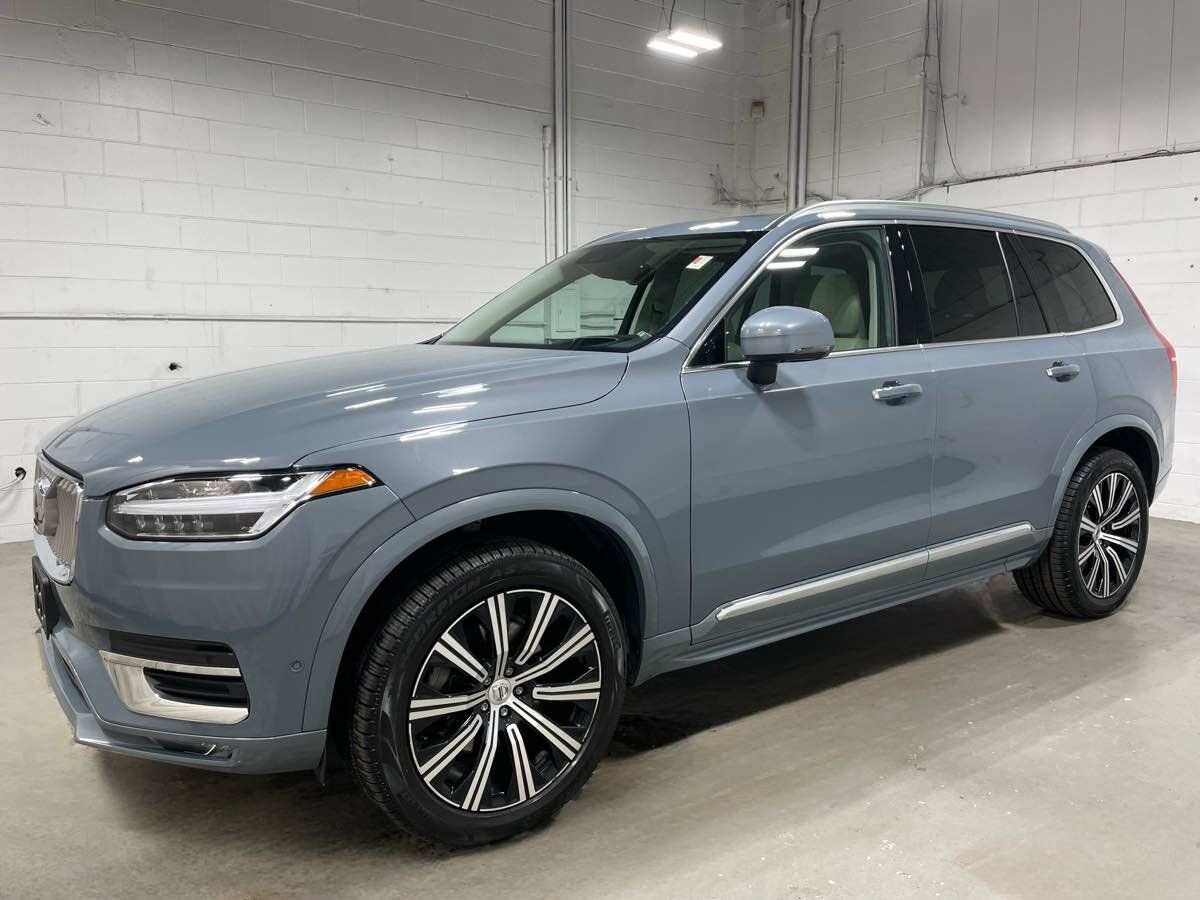2022 VOLVO XC90