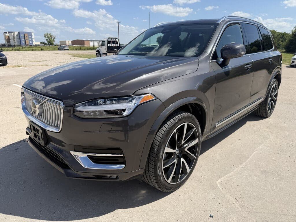 2023 VOLVO XC90