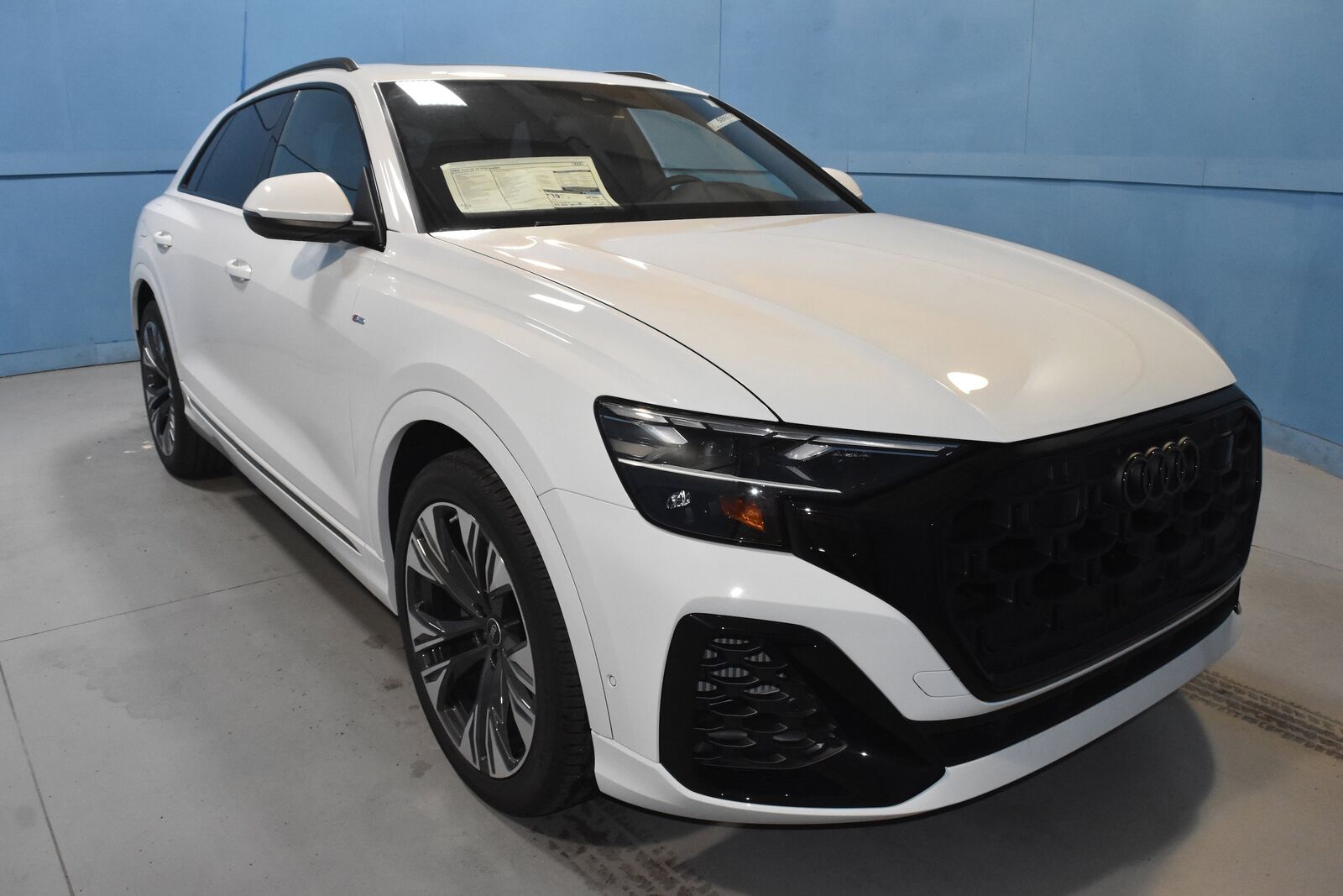2026 AUDI Q8