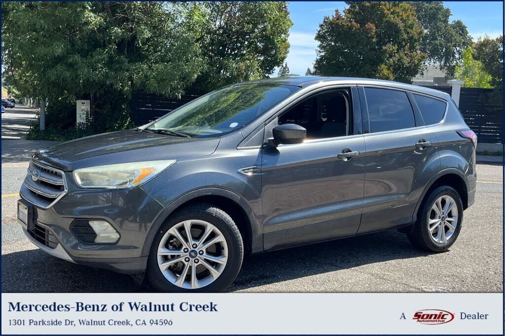 2017 FORD Escape