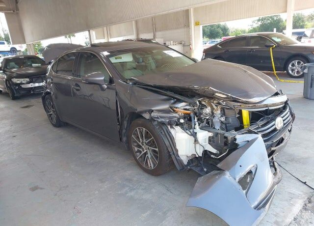 2018 LEXUS ES