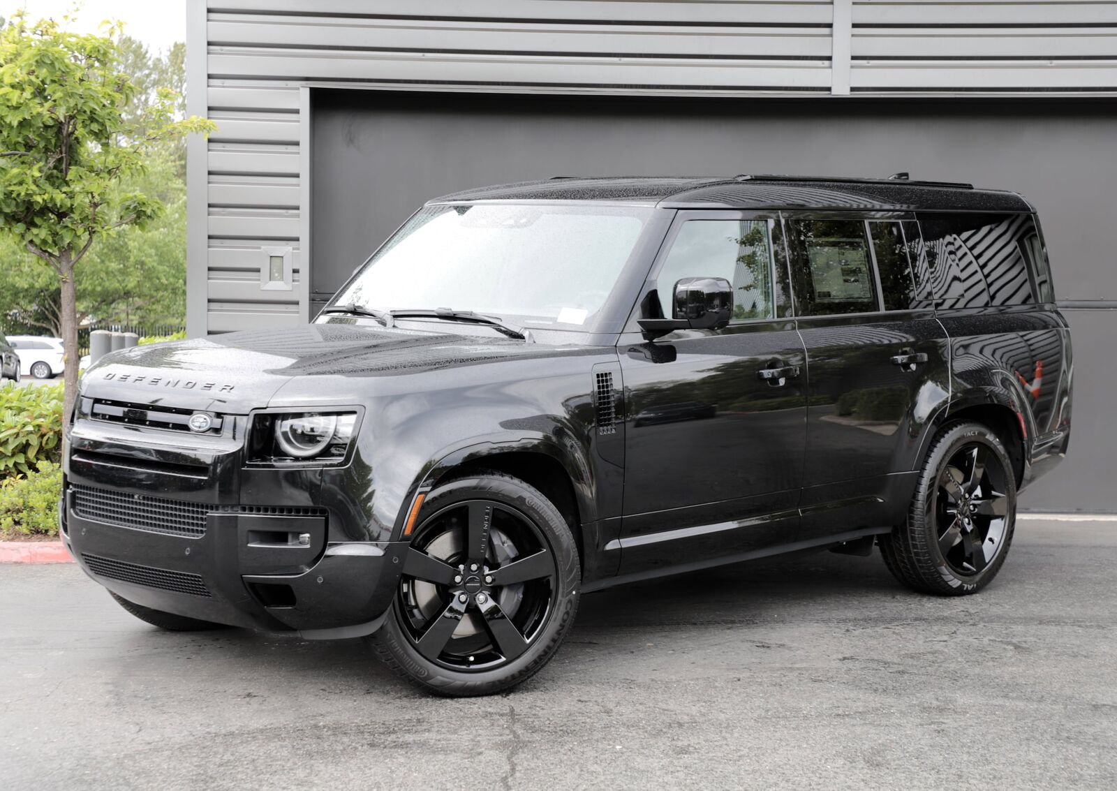 2026 LAND ROVER Defender