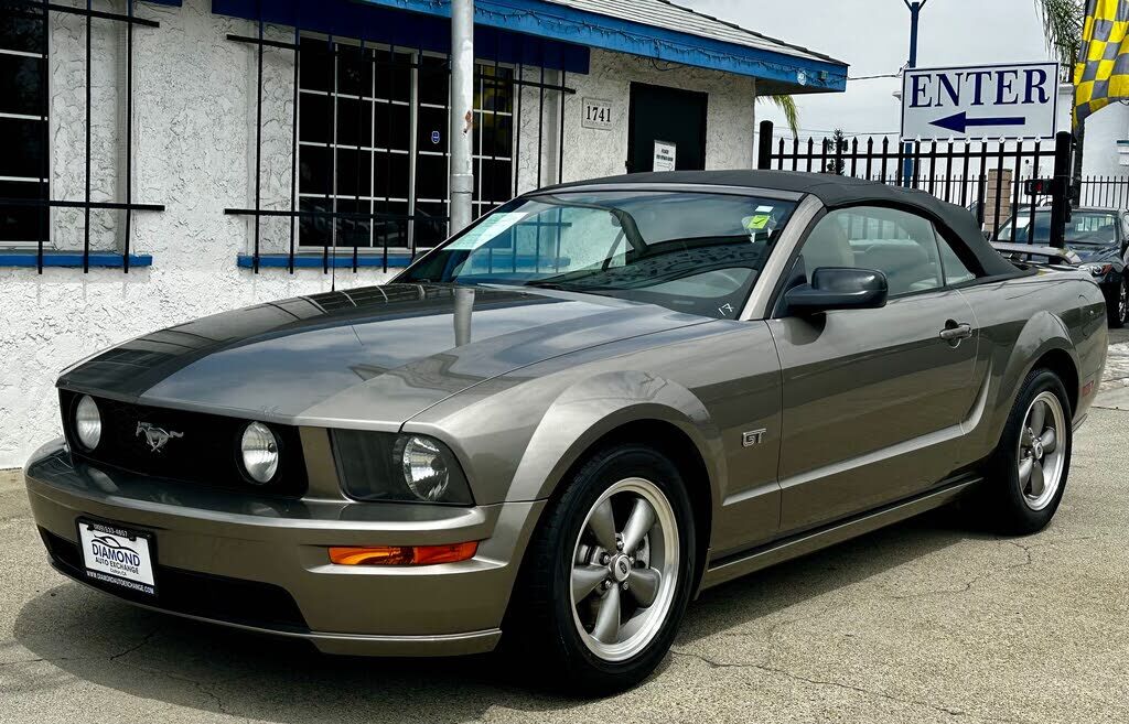 2005 FORD Mustang