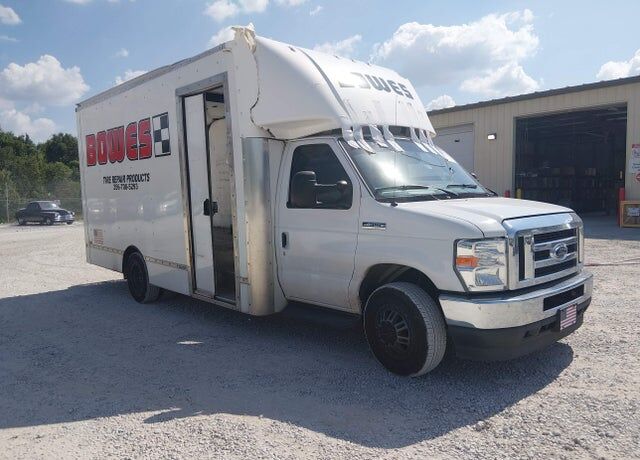 2022 FORD E-350