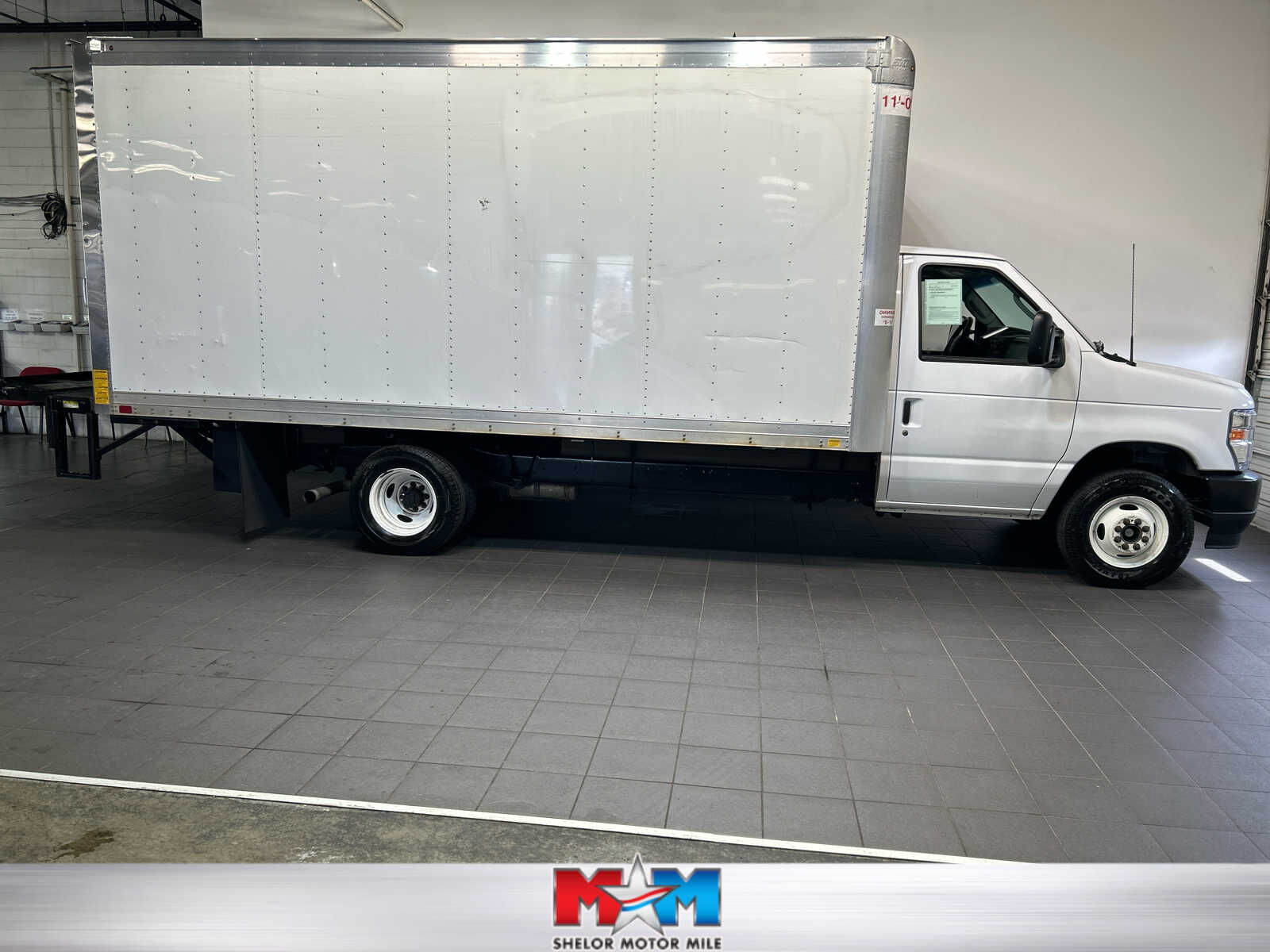 2024 FORD E-350