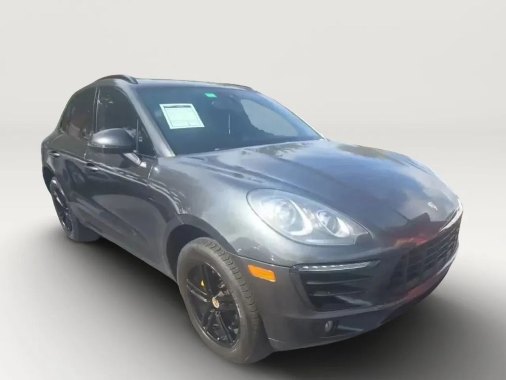 2017 PORSCHE Macan