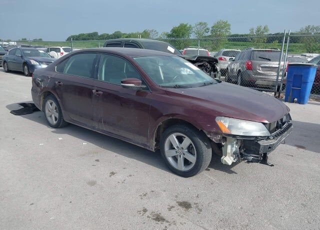 2014 VOLKSWAGEN Passat