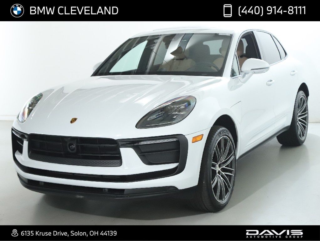 2026 PORSCHE Macan