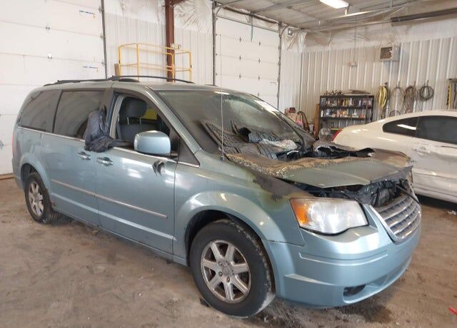2009 CHRYSLER Town and Country