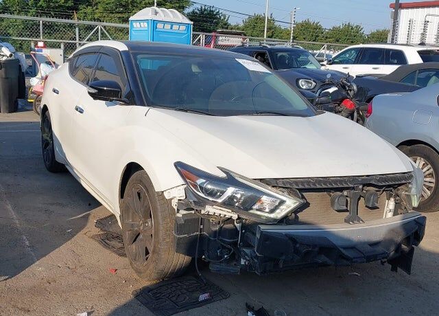 2016 NISSAN Maxima