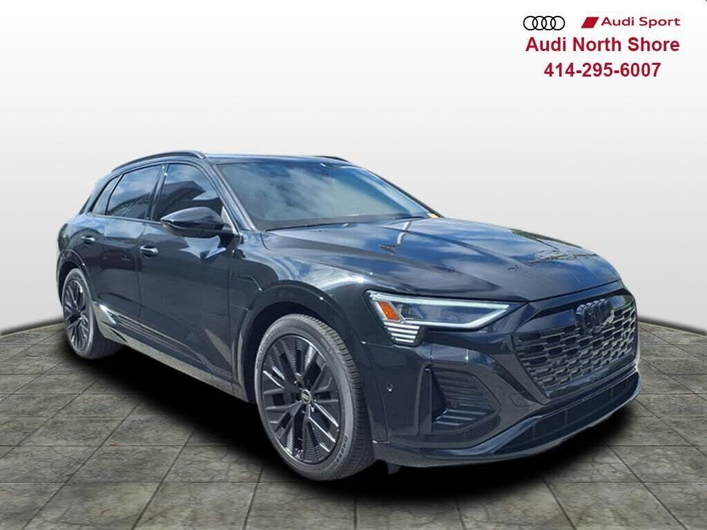 2024 AUDI Q8