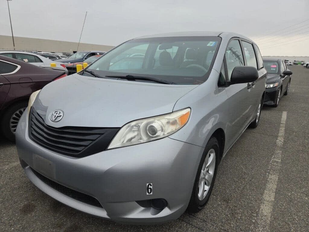 2014 TOYOTA Sienna