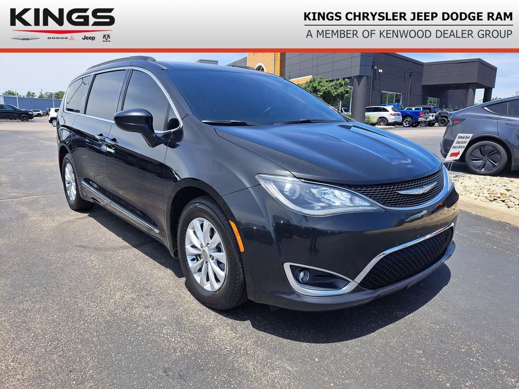 2017 CHRYSLER Pacifica