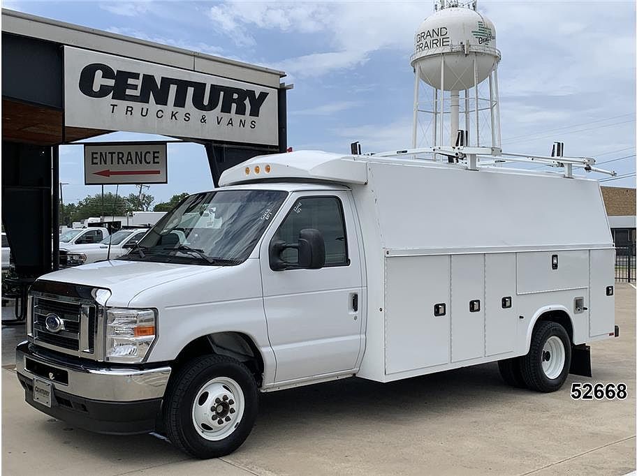 2023 FORD E-450