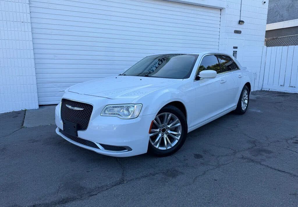 2017 CHRYSLER 300