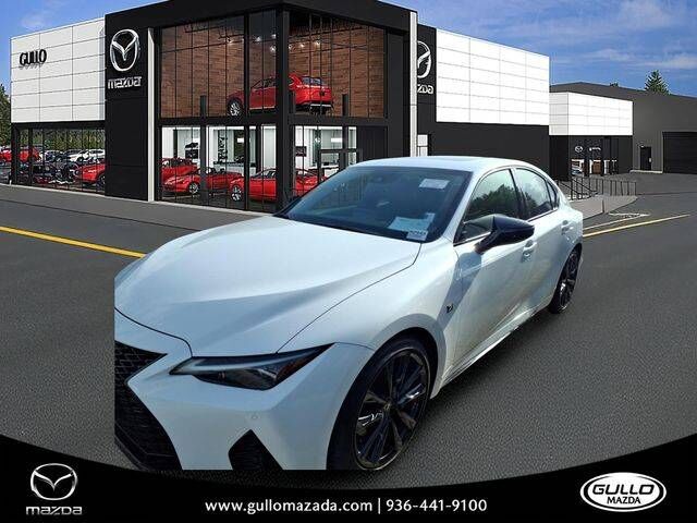 2025 LEXUS IS