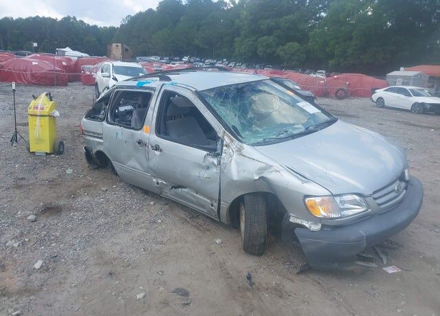 2002 TOYOTA Sienna