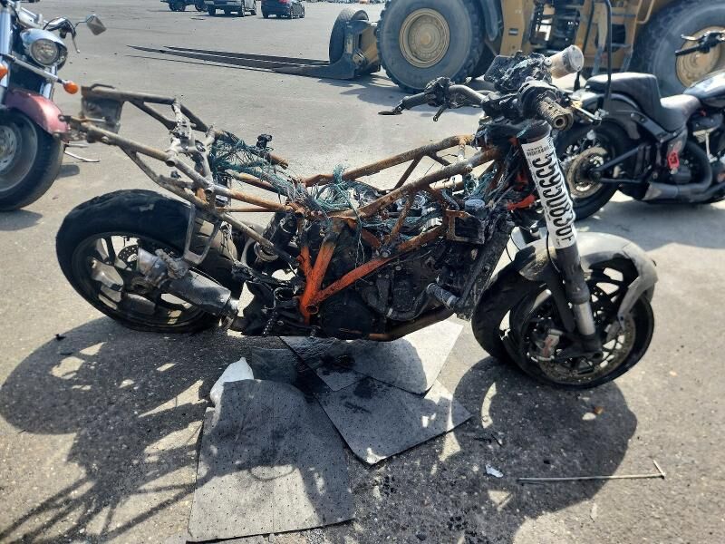 2014 KTM V-twin RC8 Super Duke R