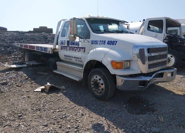 2011 FORD F-650
