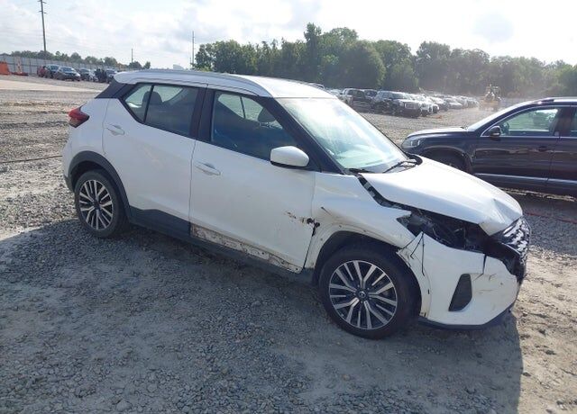 2021 NISSAN Kicks