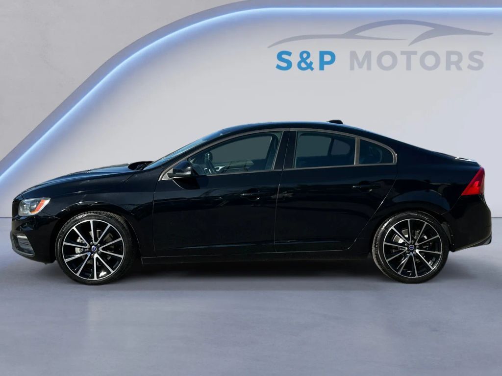 2017 VOLVO S60