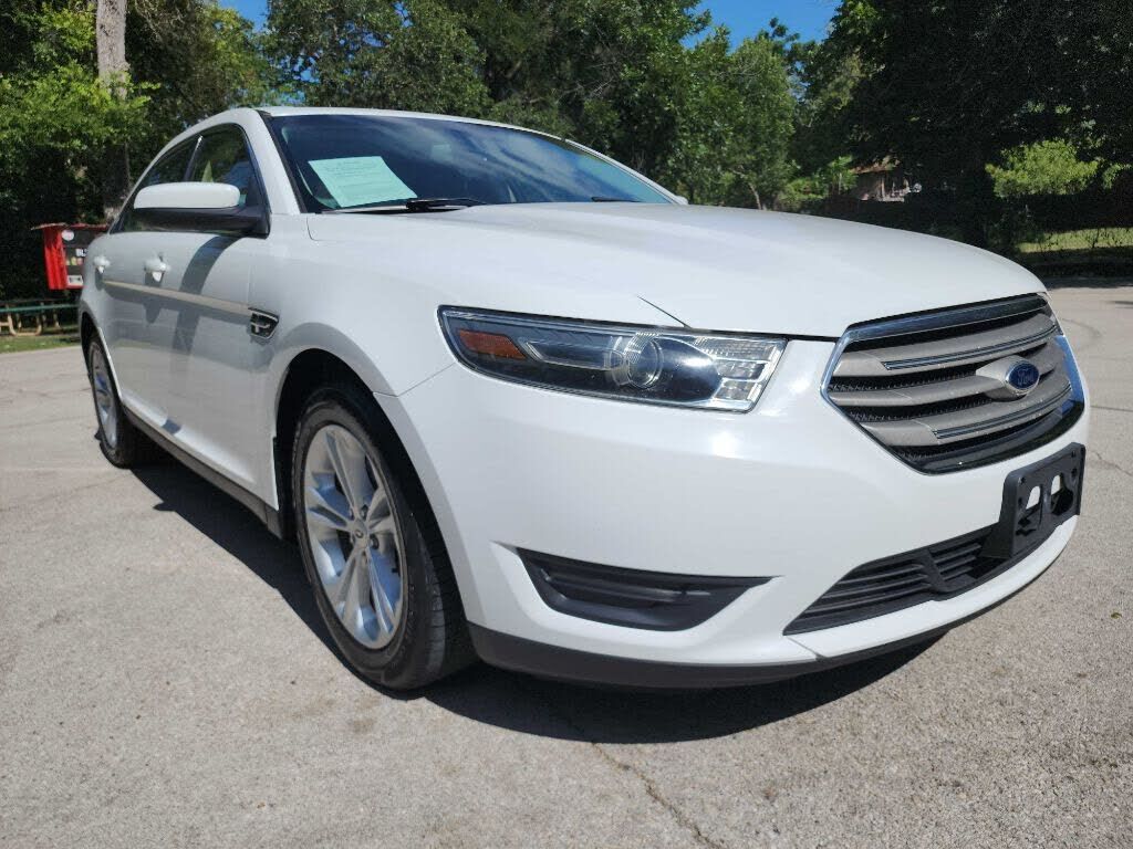 2015 FORD Taurus