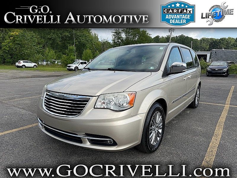 2014 CHRYSLER Town and Country