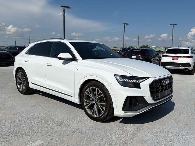 2023 AUDI Q8
