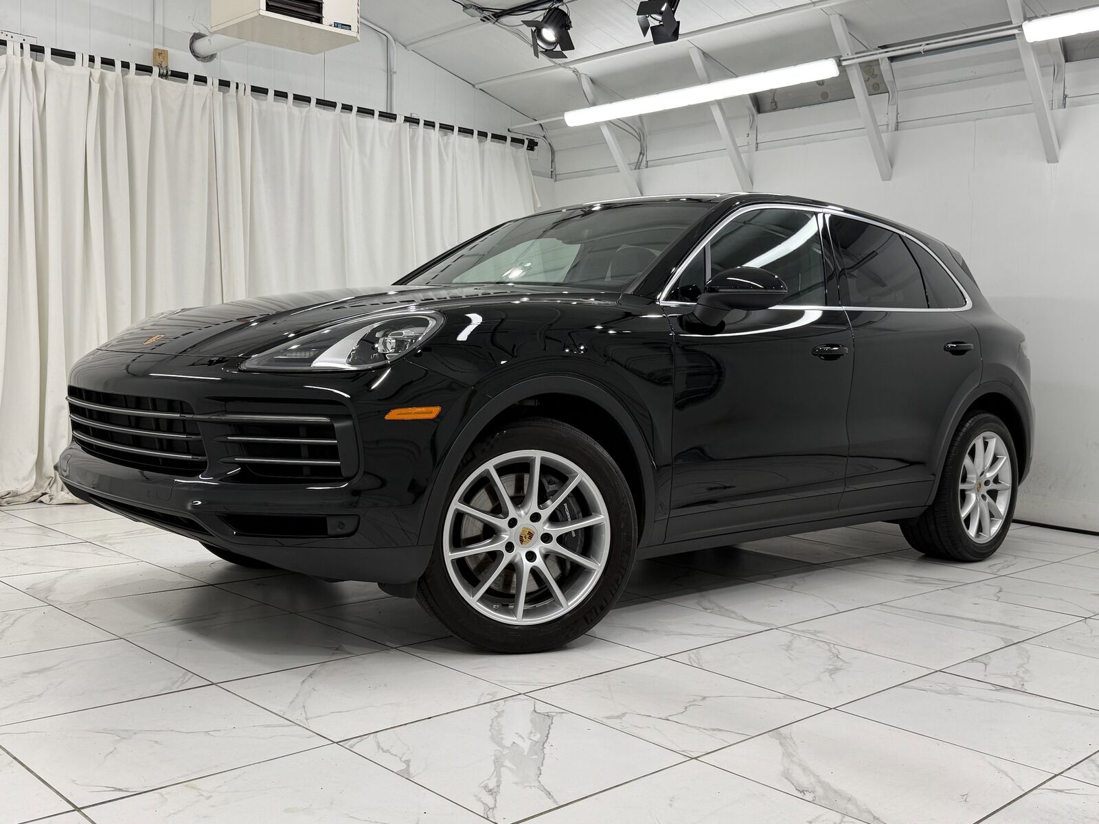 2023 PORSCHE Cayenne