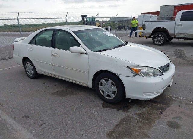 2004 TOYOTA Camry