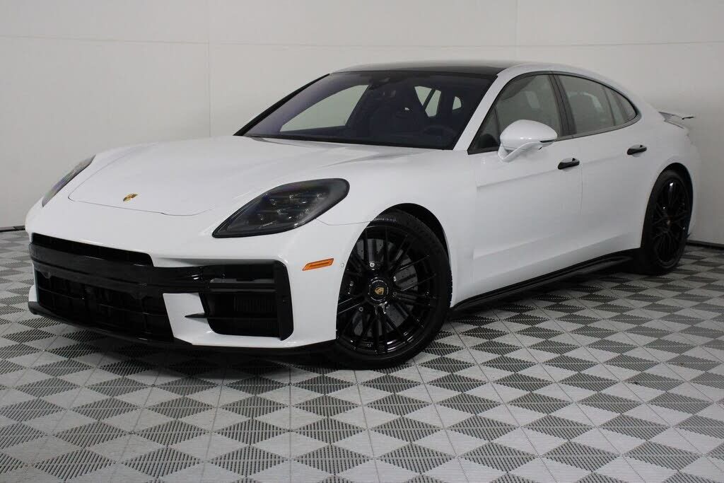 2026 PORSCHE Panamera