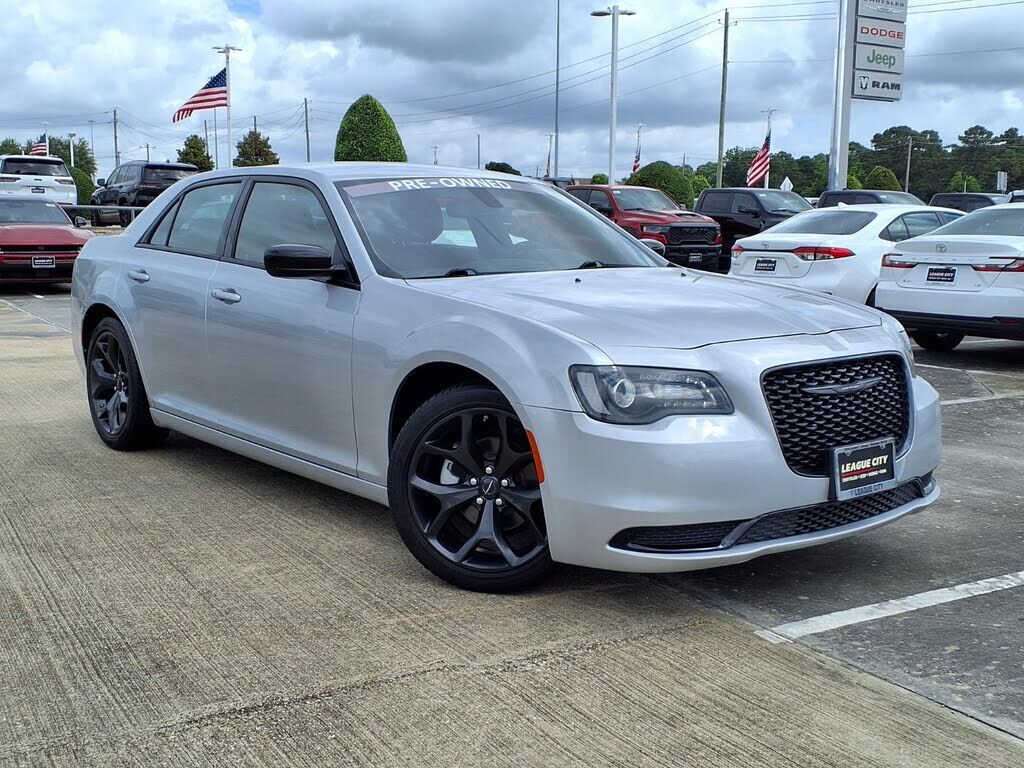 2023 CHRYSLER 300