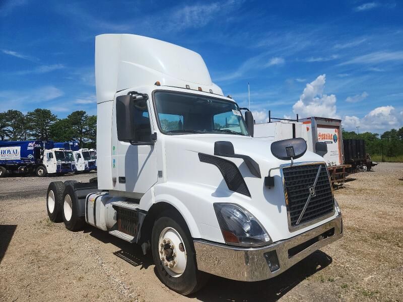 2016 VOLVO TRUCK VNL