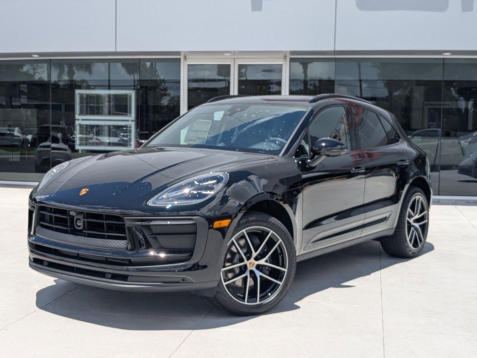 2025 PORSCHE Macan