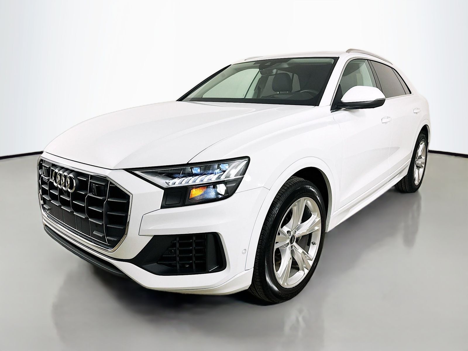 2023 AUDI Q8