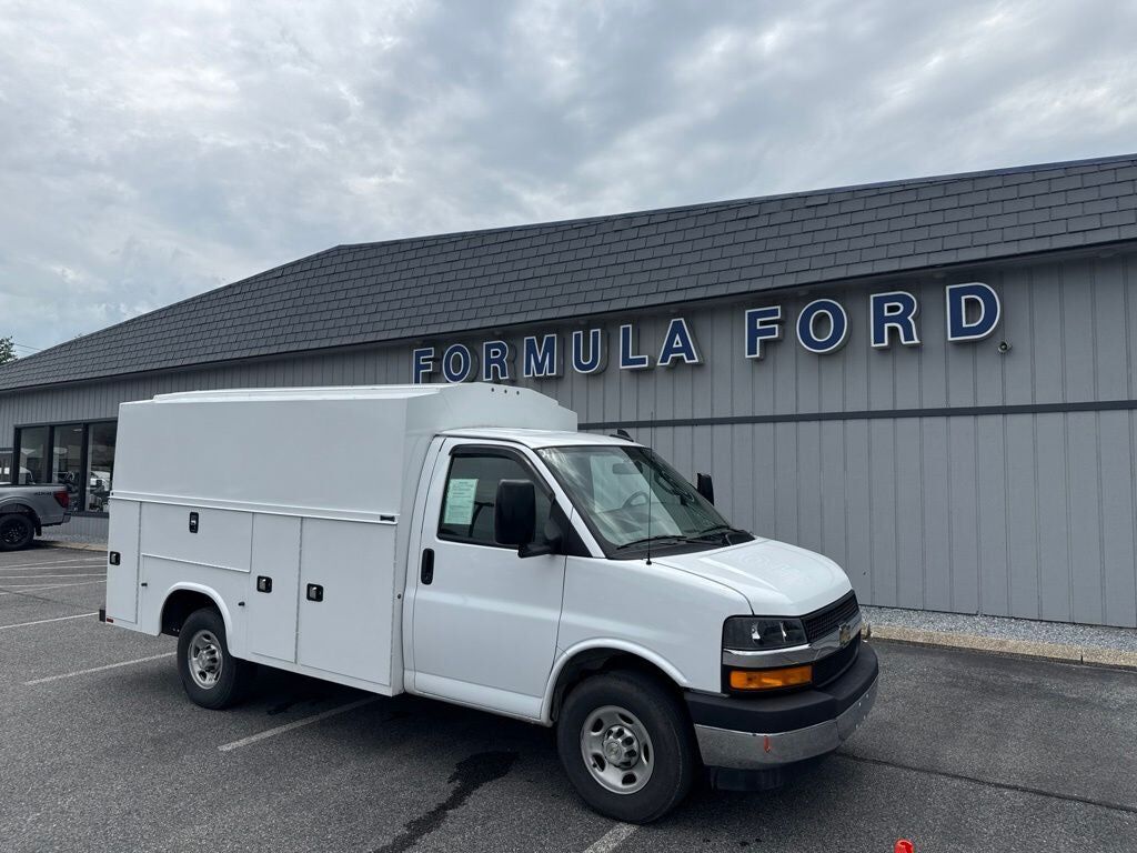 2024 CHEVROLET Express