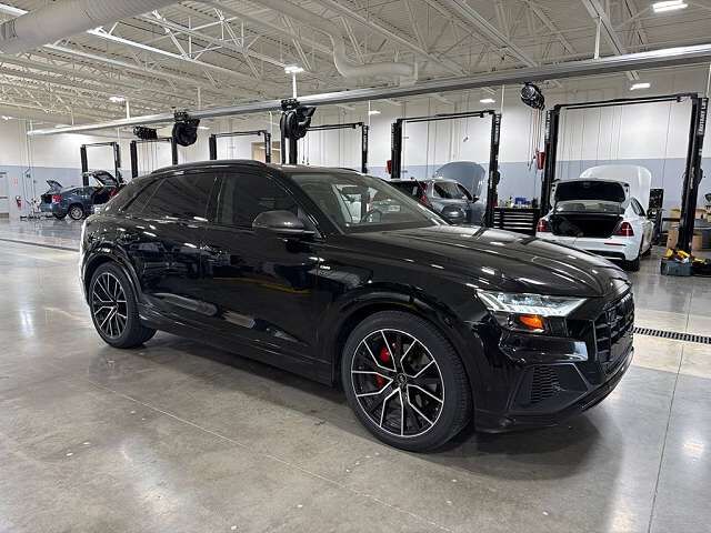 2023 AUDI Q8