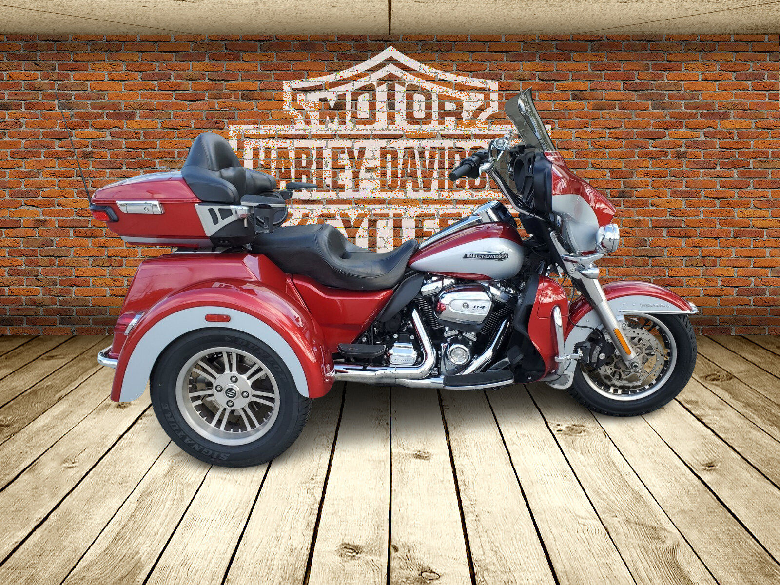 2019 HARLEY DAVIDSON FLHTCUTG / Tri Glide Ultra