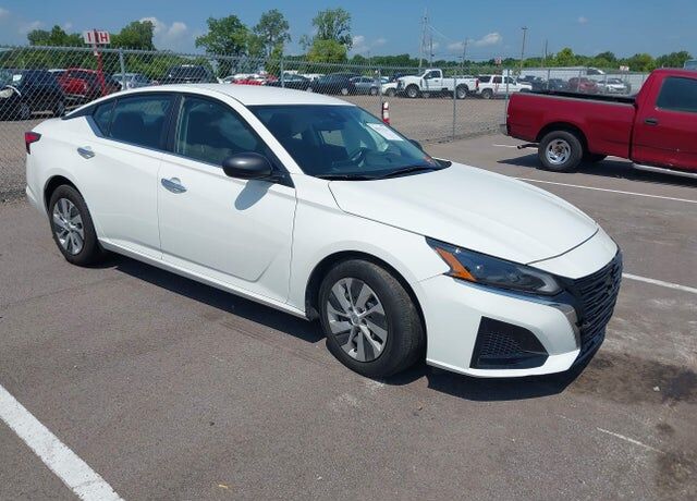 2024 NISSAN Altima