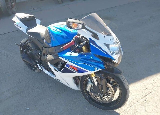 2025 SUZUKI GSX-R750