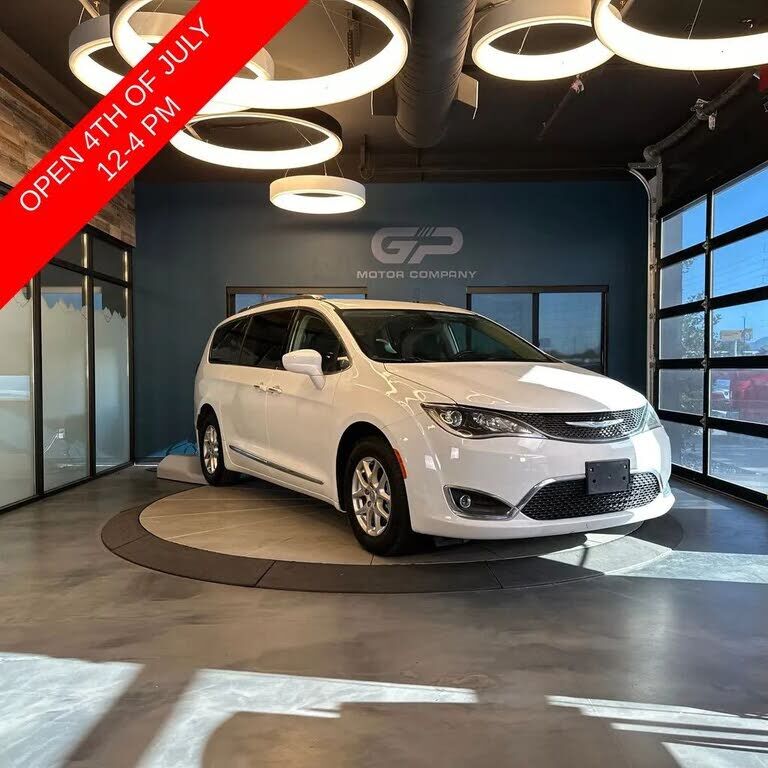 2020 CHRYSLER Pacifica