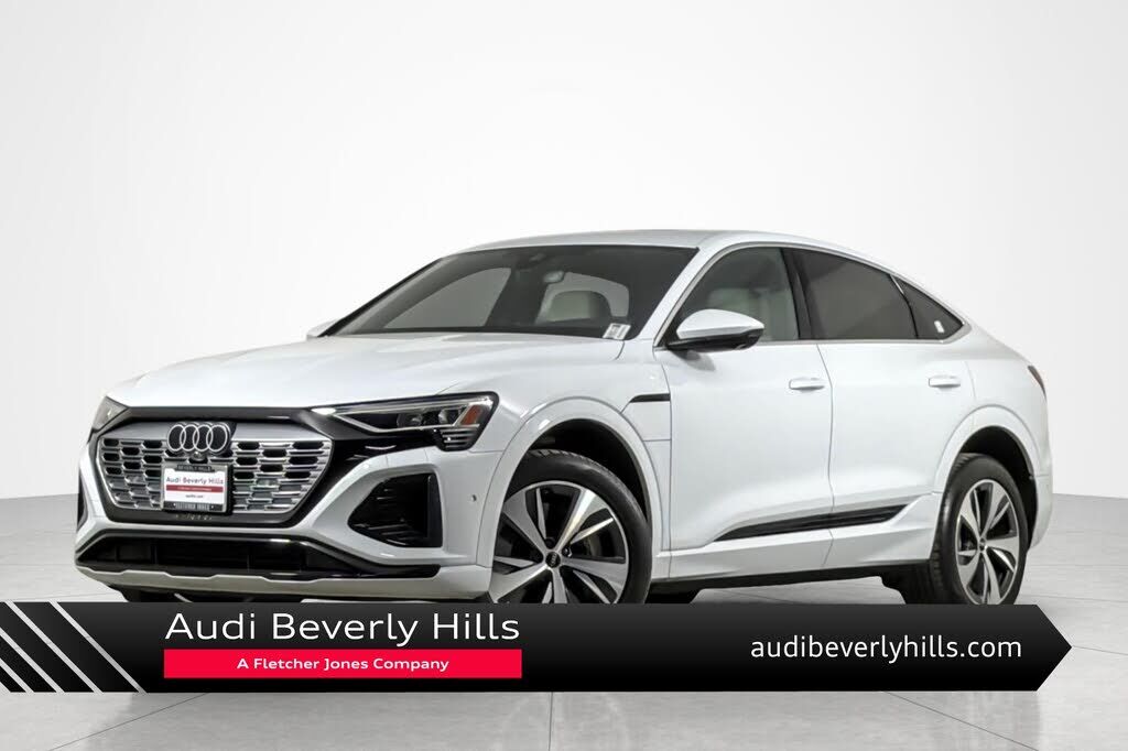 2024 AUDI Q8